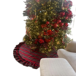 Jupe <span class=keywords><strong>de</strong></span> sapin <span class=keywords><strong>de</strong></span> Noël plissée à carreaux rouges <span class=keywords><strong>de</strong></span> style américain avec motif écossais classique, fabriquée en Chine, taille 122cm-137cm - Product Image 5
