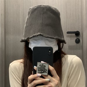 หมวกทรงบักเก็ตผ้าคอร์ดูรอยสำหรับผู้หญิง สีเทาเข้ม ขอบรุ่ย กันลม อุ่นสบาย สไตล์ฮิปฮอป สำหรับฤดูใบไม้ผลิและฤดูใบไม้ร่วง - Product Image 1