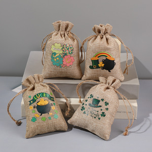 ถุงของขวัญแบบมีเชือกผูกสำหรับวันเซนต์แพทริค ขนาด 10x15 ซม. ผ้าสำหรับงานปาร์ตี้ ลายสีเขียวและผ้ากระสอบ - Product Image 4