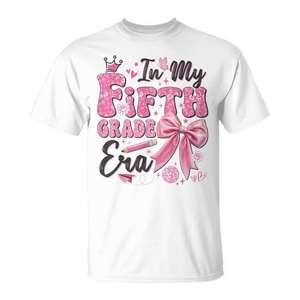 Camiseta para niña maestra de regreso a la escuela de la serie In My Fifth Grade Era Coquette - Product Image 1