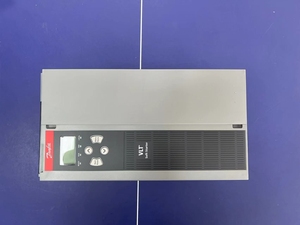 Nuevo y Original VLT Soft Serie 600 136G8779 MCD6-0194B-T5-S2X-00-CV2 200-525VAC 3PH 194A MCD60194BT5S2X00CV2 - Product Image 1