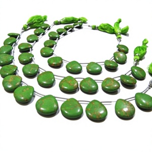 Perles en cuivre vert turquoise en forme de cœur, lisses et simples, taille 14-15 mm, brin de 8 pouces de long - Product Image 1