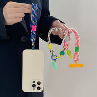 Tali Gantungan Ponsel Pendek Motif Hati Korea Warna-warni, Tali Lanyard Pergelangan Tangan Rajut Tangan dari Tali Polyester Anti Jatuh dengan Pengait