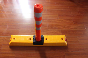 Plastic Bollards Delineator <b>Post</b> lane Separator Plastic Base PU Delineator Curb Marker <b>Post</b> Road Divider Lane Separators - Product Image 2