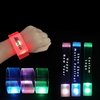 Bracelet lumineux LED transparent avec logo personnalisé Bracelet magnétique lumineux promotionnel pour les fêtes