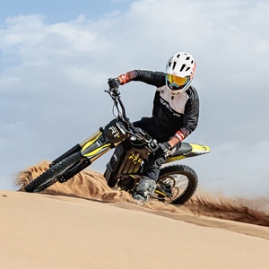 Moto tout-terrain électrique pour adulte 2026, <span class=keywords><strong>pas</strong></span> chère, hauteur de selle universelle 845 mm, légère 68 kg, maniabilité facile, 17 kW, 500 N.m, 72 V, 40 Ah, autonomie 120 km - Product Image 2