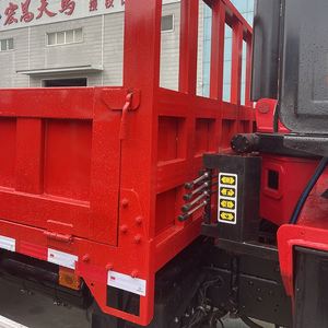 Grúa Montada en Camión Sinotruk con Distancia entre Ejes de 3650 mm, Grúa de Pluma Recta de 5 Secciones Chengli Changwei de 7 Toneladas para Instalación de Alumbrado Público - Product Image 3