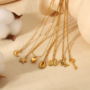 Collar con Colgante de Llave de Luna Estilo Europeo, Acero Inoxidable Chapado en Oro de 18K, Joyería de Moda Unisex para Regalo - Product Image 3