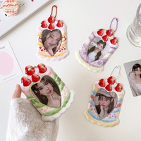 Porte-cartes de visite pendentif 3 pouces motif dessin animé mignon fraise dessert pour étudiants, présentoir de photocartes d'idols Kpop, Guka Subway