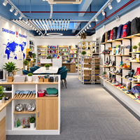 Ensemble cadeau d'entreprise personnalisé avec logo, comprenant une bouteille isotherme, un tapis de yoga, une casquette, un kit de team building pour la réunion des employés, la journée de travail en équipe
