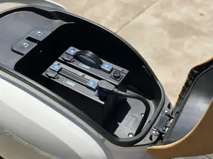 Connecteur de batterie haute puissance et charge au lithium Révolution de batterie interchangeable pour deux roues