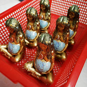 Vente en gros Nouvelle Statue en Résine Mère Terre Dorée Pachamama Déesse Sculpture Gaïa Offre Spéciale - Product Image 5