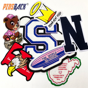 Patch brodé chenille 3D thermocollant personnalisé pour transfert à chaud, avec lettres, badges et logos sportifs - Product Image 4