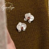 Bros Kecil Bunga Phalaenopsis Lapis Logam Gaya Cina Baru untuk Wanita, Model Bros Korsase untuk Kostum Tradisional dan Sweater