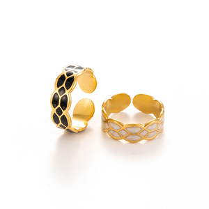 MaiNa Chic <span class=keywords><strong>Duo</strong></span> <span class=keywords><strong>de</strong></span> bagues en acier inoxydable plaqué or 18 carats avec motif nid d'abeille pour <span class=keywords><strong>femme</strong></span> - Product Image 1