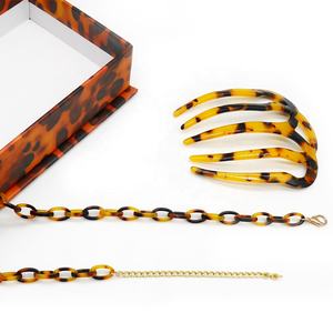 قلادة نسائية من الأسيتات من الراتينج بسلسلة عصرية لعام 2022 من إكسسوارات الرقبة المخصصة للنساء - Product Image 3