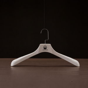 <span class=keywords><strong>Cintres</strong></span> de luxe blancs avec crochet doré, <span class=keywords><strong>bandes</strong></span> antidérapantes, robustes, <span class=keywords><strong>pour</strong></span> armoire et boutique - Product Image 1