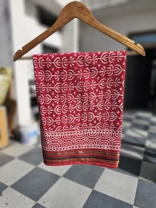 Paréo Sarong en Coton Imprimé à la Main de Qualité Supérieure, Écharpe Florale, Stole et Dupatta Doux, Légers et Écologiques pour la Plage - Product Image 2