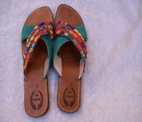Sandales plates d'été légères en cuir véritable antidérapantes avec bride à la cheville et fermeture à boucle