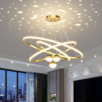 Lampu Gantung LED Modern Emas, Lampu Candelabra Cincin LED Proyektor Langit Berbintang untuk Kamar Tidur Ruang Tamu