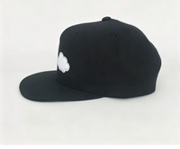 Witte cloud-borduurwerk katoenen snapback pet met verstelbare platte klep