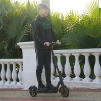 Trottinette électrique à deux roues Hezzo HS-04PRO 36V 450W Pliable Étanche Batterie au lithium Contrôle par application Éclairage LED Vitesse maximale de 25 km/h