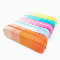 Sac à crayons en silicone personnalisé pochette à crayons colorée de qualité alimentaire pour enfants fournitures scolaires pour enfants étui à crayons de dessin animé
