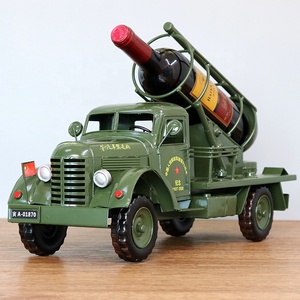 Porte-bouteilles de vin en métal artisanal rétro en tôle de fer, modèle de véhicule <span class=keywords><strong>militaire</strong></span>, porte-bouteilles de vin de voiture, artisanat en métal - Product Image 2