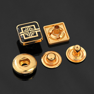 KUNSHUO usine de vêtements hommes chemise 4 parties marque motif personnalisé Logo Abaya Thobe métal boutons pression pour vêtements islamiques - Product Image 6