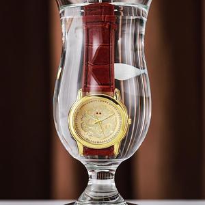 Montre à quartz pour hommes et femmes, cadran tout or, design dragon et phénix, étanche, lumineuse, en acier inoxydable - Product Image 2