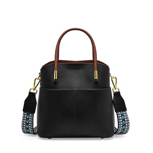Bolsos de Hombro de Diseñador Grandes y Elegantes para Mujer, Precio al por Mayor, Bolso de Mano Personalizado con Dos Letras, Cadena de Cuero Genuino - Product Image 1