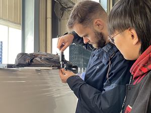 Levigatrice a Nastro Automatica Versatile Honry SQS1000 con Spazzole a Rullo per Lucidatura e Sbavatura di Lamiere Metalliche - Product Image 5