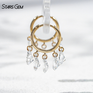 ต่างหูดีไซน์ดรีมแคชเชอร์ทองคำขาว 18K ระดับไฮเอนด์จาก Starsgem ประดับเพชรทรงลูกแพร์เพาะเลี้ยงในห้องปฏิบัติการ ชุบโรเดียม ดีไซน์ประณีต - Product Image 2