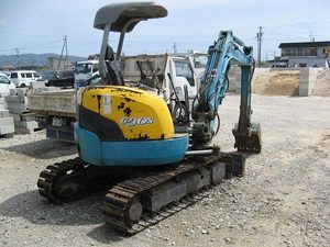 Excavatrice CAT d'occasion, modèle 2013, 4 tonnes, 95% neuve, marque japonaise d'origine, mini-excavatrice Kubota, excavatrice rotative sans queue. - Product Image 5