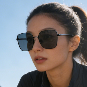 Korean style trendy gold-rimmed sunglasses, retro square <b>frame</b>, <b>large</b> <b>frame</b>, fashionable and versatile. - Product Image 1