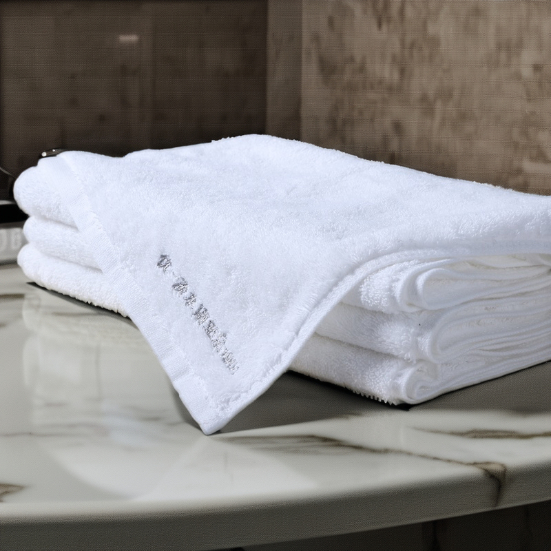 Solid Pattern White Bath Towel Set