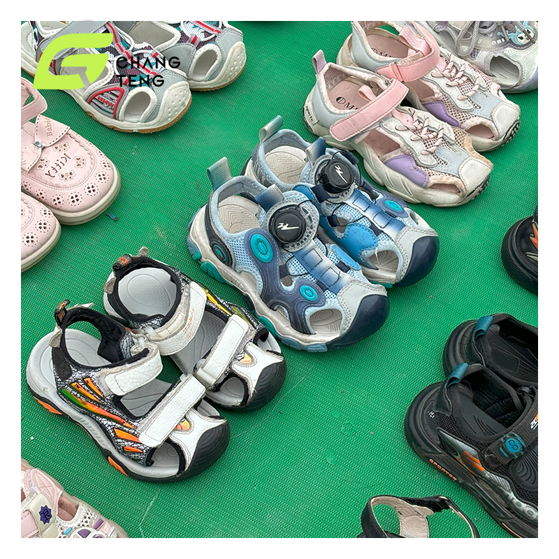 Girls Sandals 2025 New Design Summer Style Lightweight Anti-Slip