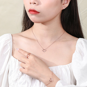 Collier pendentif cœur en or rose avec strass en cristal sertis en canal, gravure « Love », chaîne maille forçat, romantique, pour usage quotidien, unisexe - Product Image 3