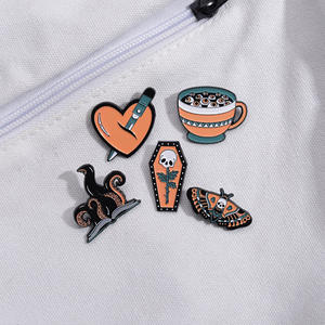 ハロウィーンゴシックジュエリーギフトスケルトンエナメルピン棺ブローチ魔女バッジ蝶パンクラペル友達向けハンドキャスト - Product Image 4