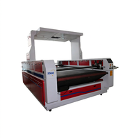 Machine de découpe laser CO2 à alimentation automatique par IA, type portique, CNC, pour tissus, textiles, vêtements, avec caméra de vision panoramique et projecteur haute performance