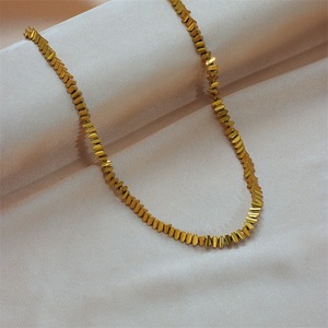 Collar con colgante de moda Retro hecho a mano para mujer, chapado en acero inoxidable de oro de 18 quilates, triángulo <span class=keywords><strong>tridimensional</strong></span> tejido con cuentas - Product Image 3