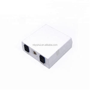 YH1143 <span class=keywords><strong>4</strong></span>-Core Indoor FTTH Joint Box <span class=keywords><strong>4</strong></span> Ports <span class=keywords><strong>RJ45</strong></span> avec connecteurs LC SC FC pour la terminaison <span class=keywords><strong>de</strong></span> fibre optique dans les applications intérieures - Product Image 4