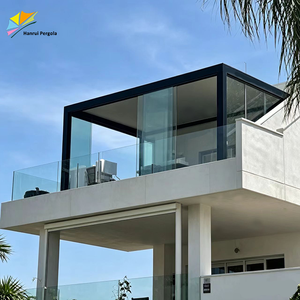 Pergola bioclimatique motorisée au design moderne, système à lames orientables en aluminium, pergola en métal sur mesure avec porte en verre - Product Image 2