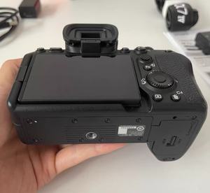 Cámara Sony A7M4 sin Espejo Usada, Cuerpo de Cámara de 33MP, Formato Completo, Estabilización de 5 Ejes, Video 4K a 60p, Buen Estado, Lista para Enviar - Product Image 3