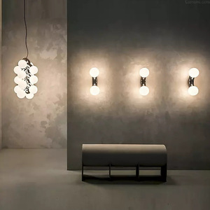 Lámpara de Pared Esférica de Acero Inoxidable y Vidrio de Diseño Creativo Nórdico Posmoderno, Diseño Personalizado para Iluminación de Pasillos y Corredores - Product Image 3