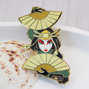 Épinglette en métal de haute qualité de style chinois personnalisée, créature <span class=keywords><strong>mythique</strong></span>, design de dragon de dessin animé, <span class=keywords><strong>monstre</strong></span>, plaqué or, émail dur - Product Image 3