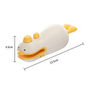 Mini Selladora de Bolsas Mind Creation, Diseño de Pato Amarillo, Compacta y Portátil, Clip Sellador de Snacks, Funciona con Batería, Uso Doméstico - Product Image 2
