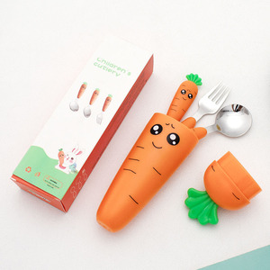 Juego de Cubiertos Portátiles para Niños con Diseño de Rábano, Cuchara y Tenedor de Acero Inoxidable con Estuche - Product Image 3