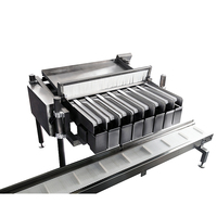 Calibrage automatique de trieuse de dates de myrtille de niveleuse d'abricot de cerise pesant la machine à emballer remplissante