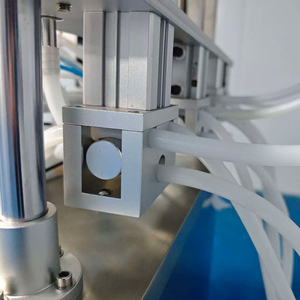 Machine de remplissage de toner cosmétique industrielle, quatre têtes, remplisseuse semi-automatique sous vide, maquillage, <span class=keywords><strong>eau</strong></span>, soin de la peau, produit en plastique, verre - Product Image 6